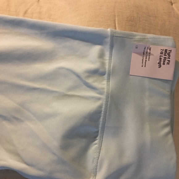 NWT Nike Dri Fit Tight Fit - Mid Rise 7/8 length - Picture 2 of 6